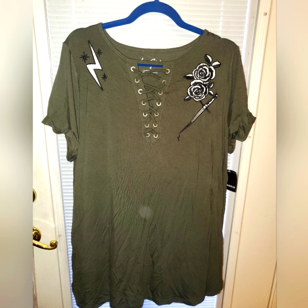 Lovesick, olive shirt